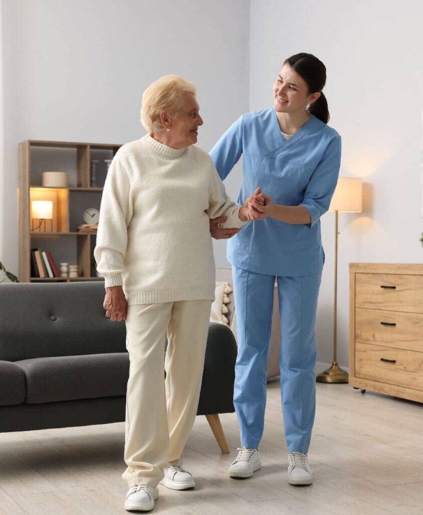 Hyakom nurse providing professional home nursing support in Emirates